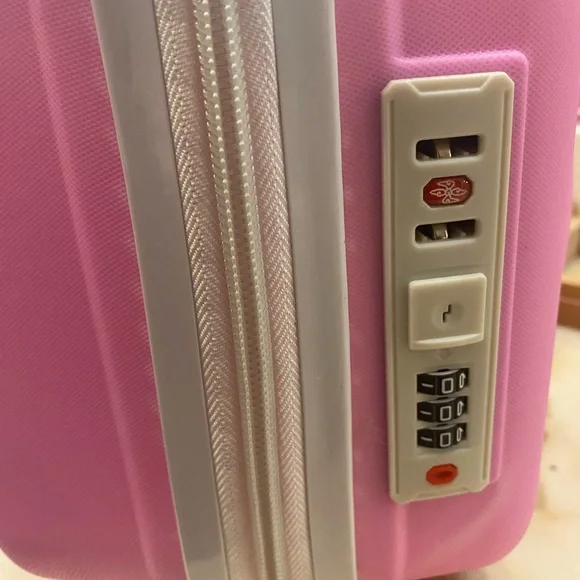 Pink Hello Kitty Hard Shell Case - Picture 3 of 12